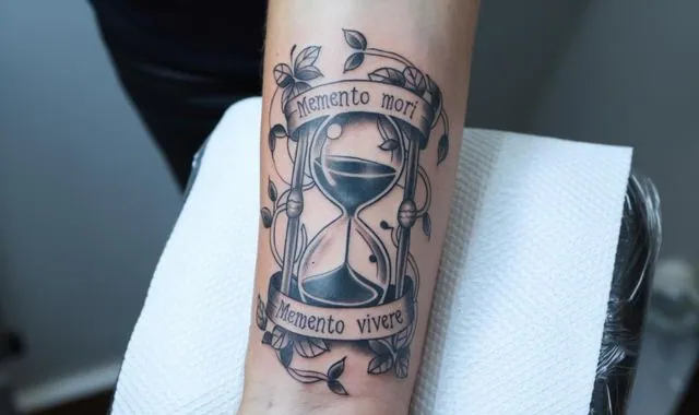 Memento-Mori-Memento-Vivere-Tattoo 